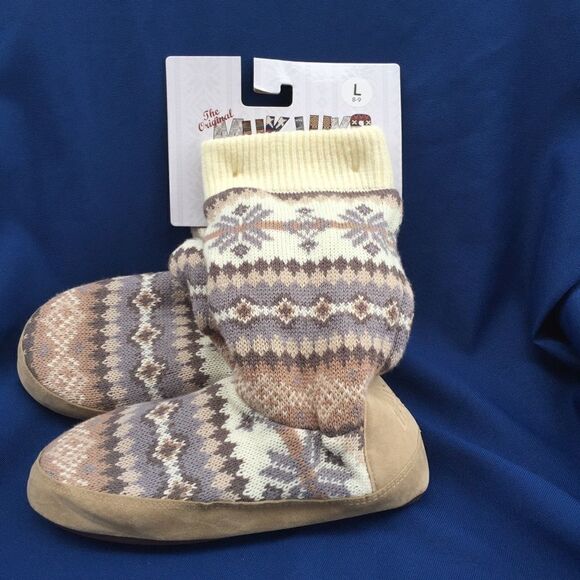 Muk Luks size 8-9 - Picture 1 of 3
